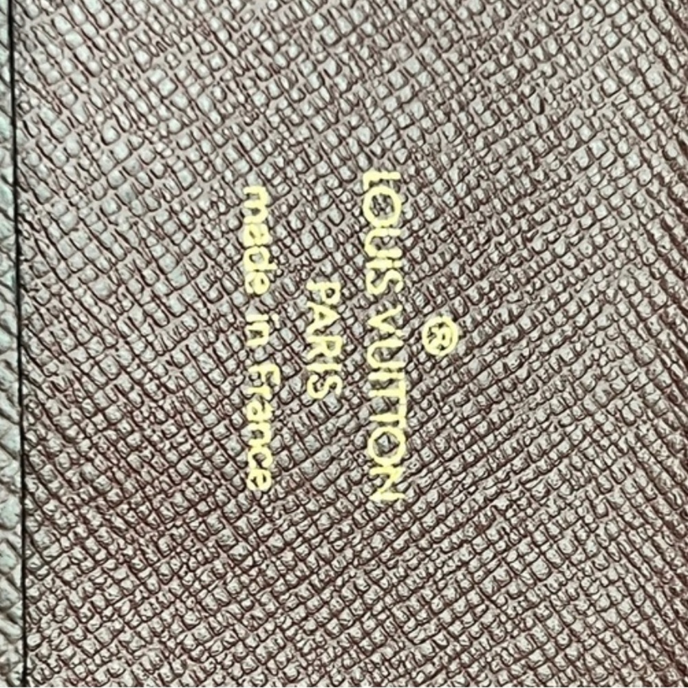 Louis Vuitton taiga document clutch with dustbag- Authentic - Picture 4 of 13